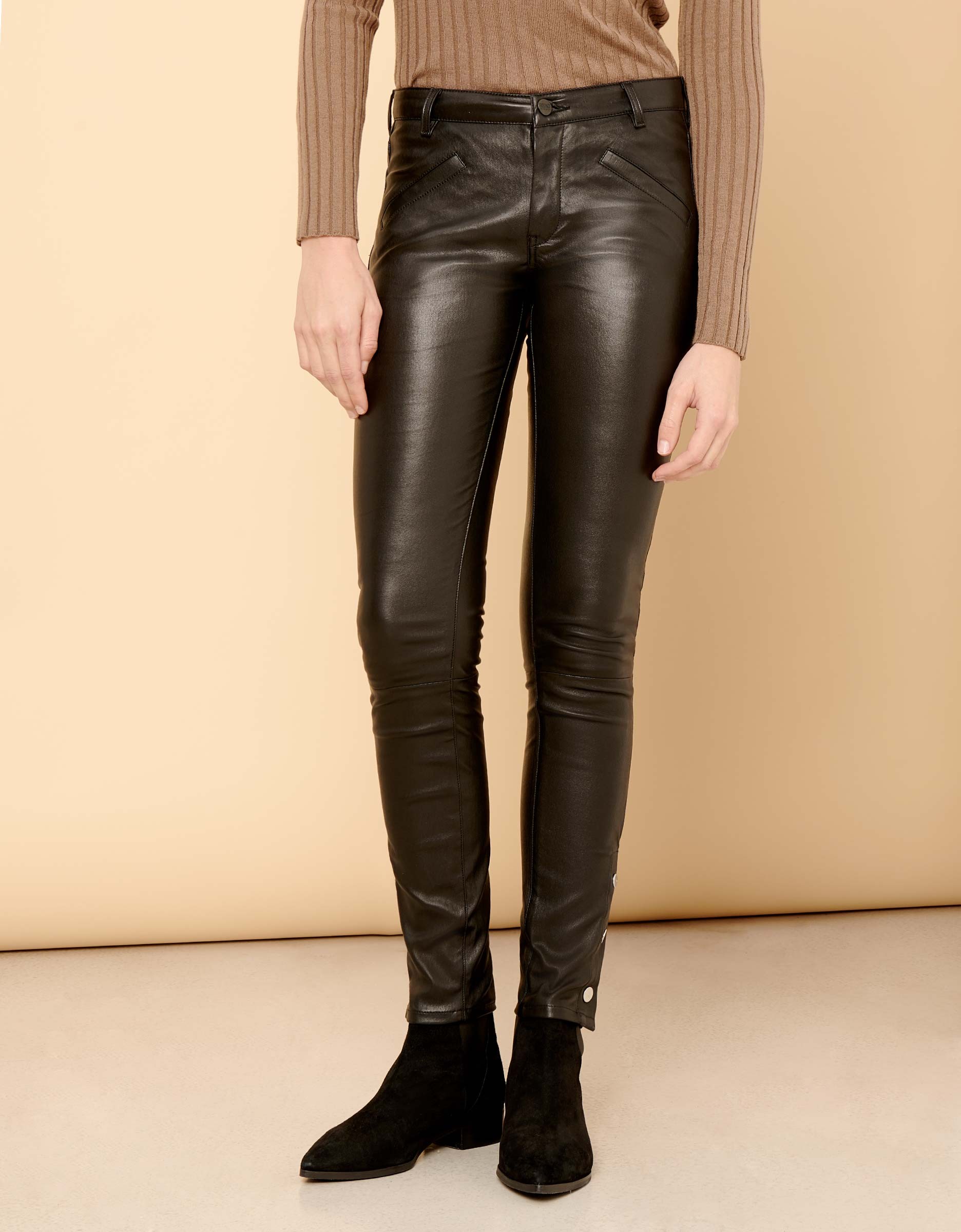 leather trousers black